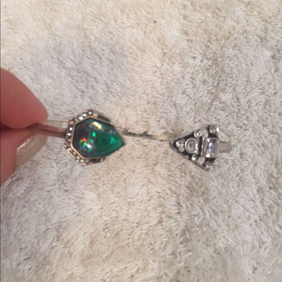 2/$25⭐️ Silver & Green Vintage Look Cuff Bracelet - Picture 2 of 7