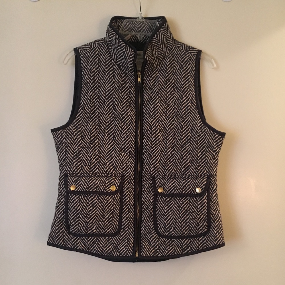 Light weight puffer vest