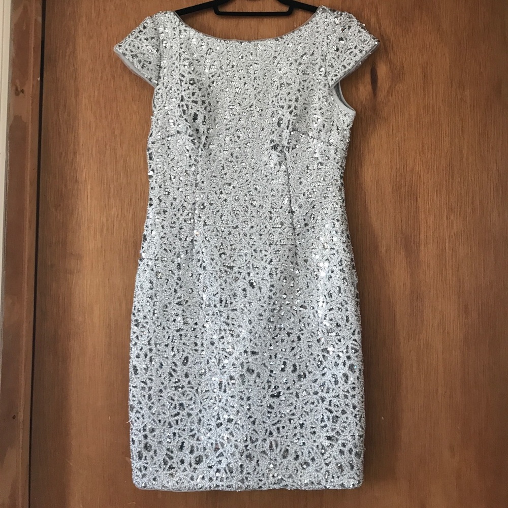 Silver sequined Adrianna Papell cocktail dress 8P