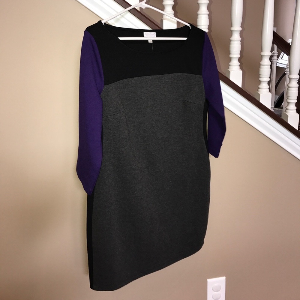 A pea in the pod Maternity dress, small
