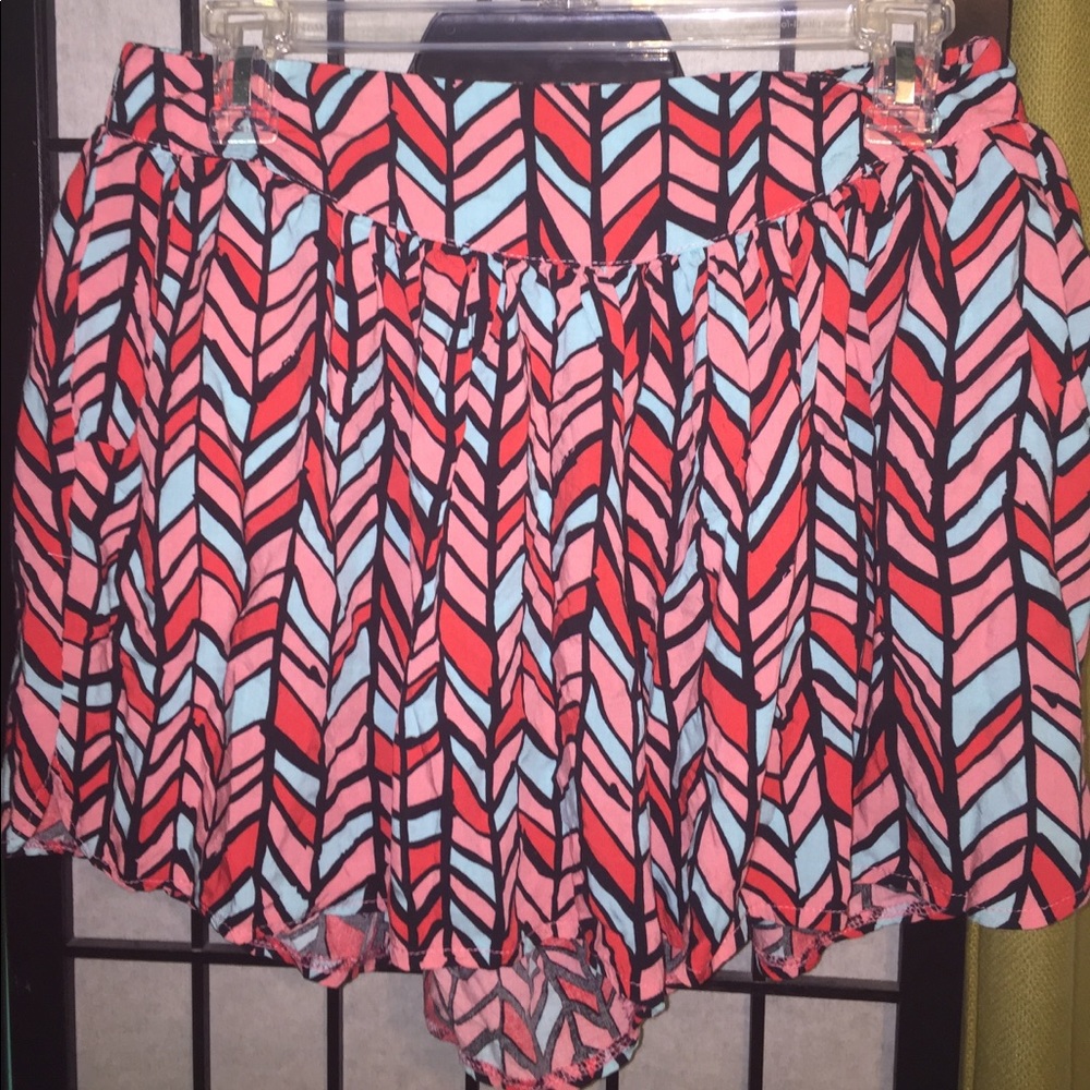 Patterned Shorts - Picture 2 of 2