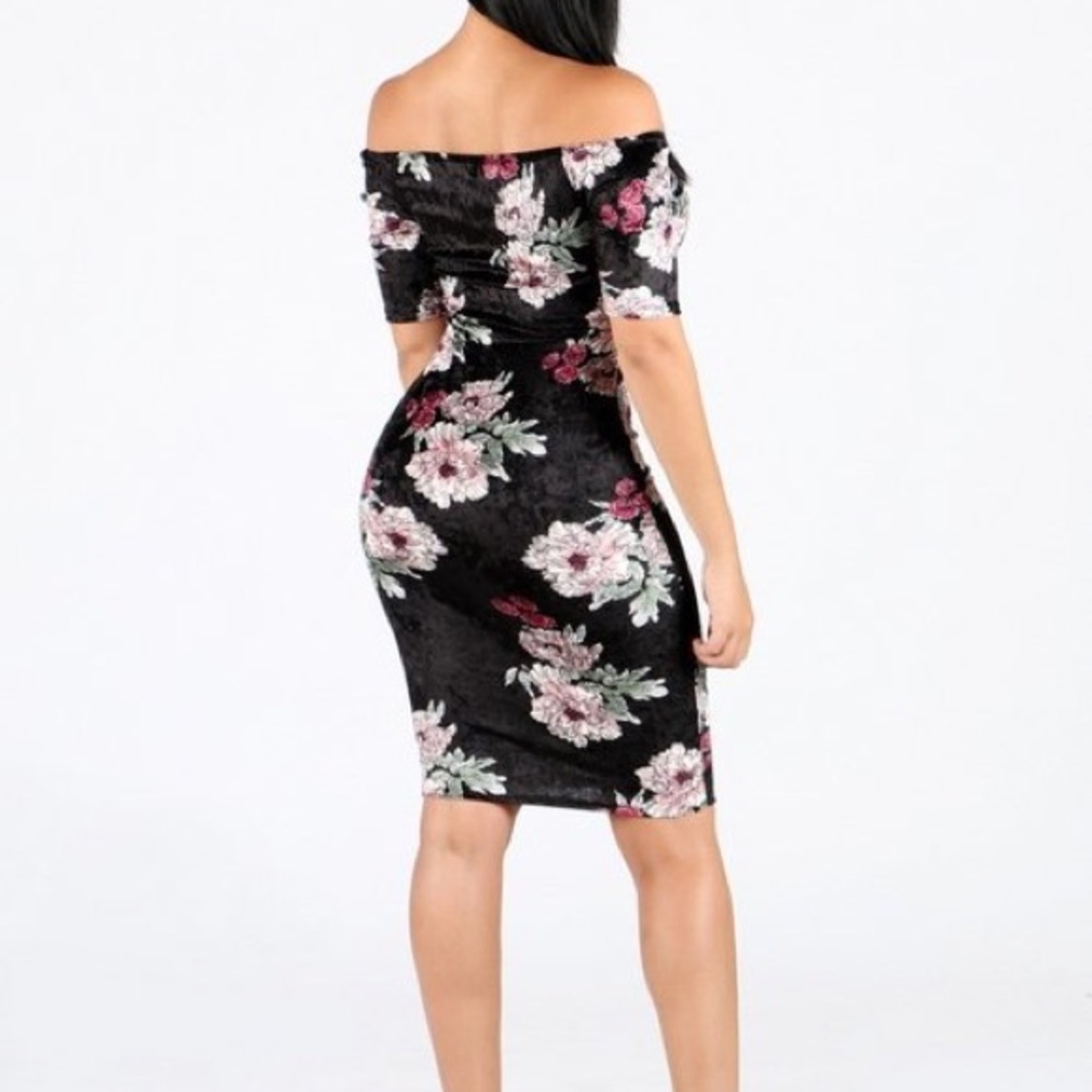 Coleen Velvet Dress - Picture 2 of 2