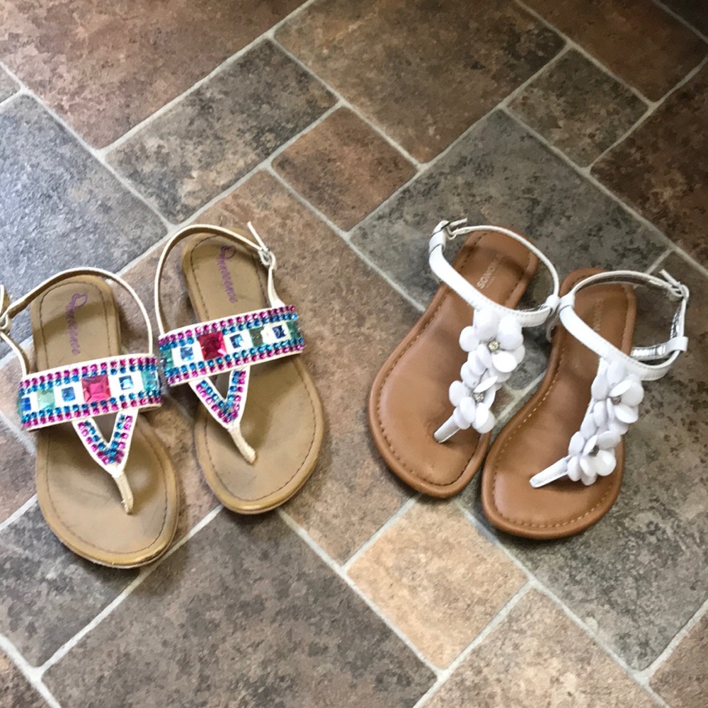 Bundle of girls sandals