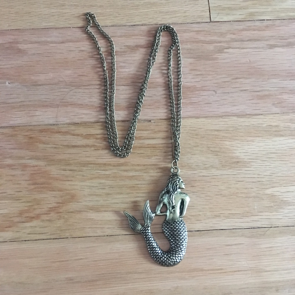 FREE W/ ANY PURCHASE Mermaid Necklace