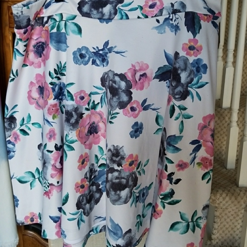 Gorgeous torrid skirt. A Line flare 2x