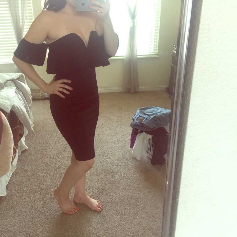 Off the shoulder bodycon dress
