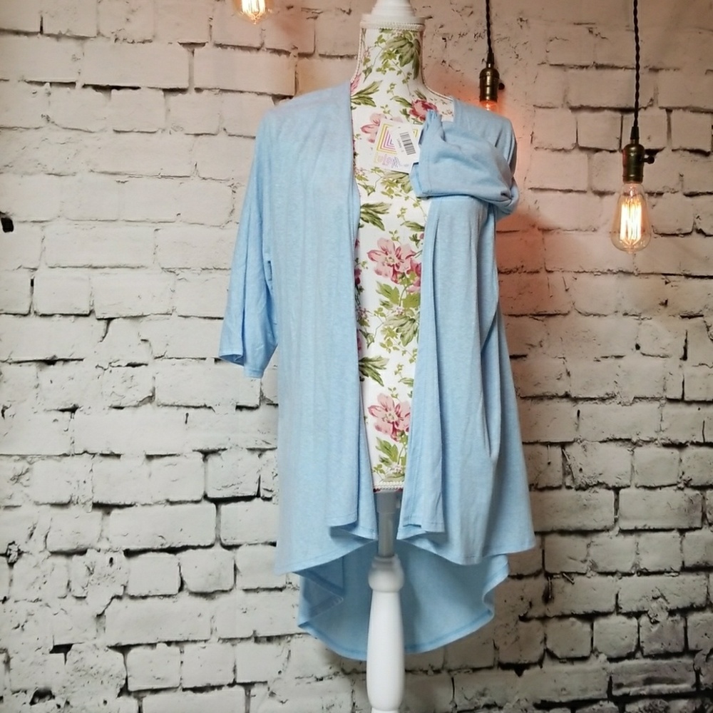 LULAROE LINDSAY size small. Blue