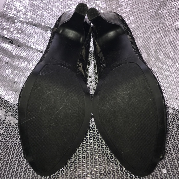 Black Lace Peep-Toe 4.5" Heels in sz 10 - Picture 6 of 7