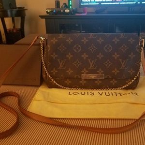 Louis Vuitton Favorite MM crossbody
