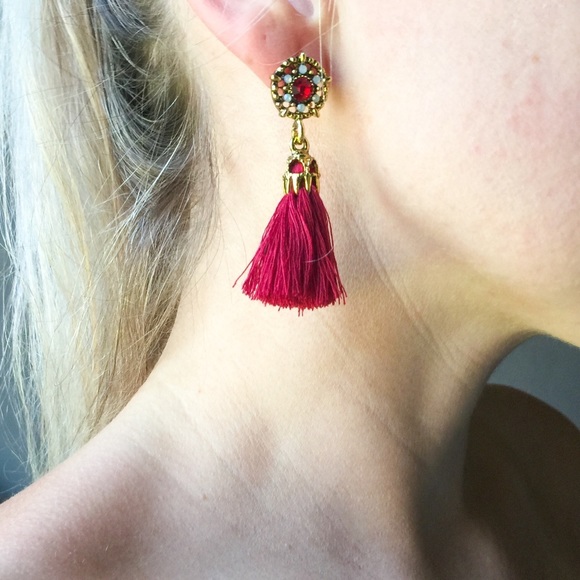 Crimson red bronzed tassel drop dangle earrings - Picture 6 of 7