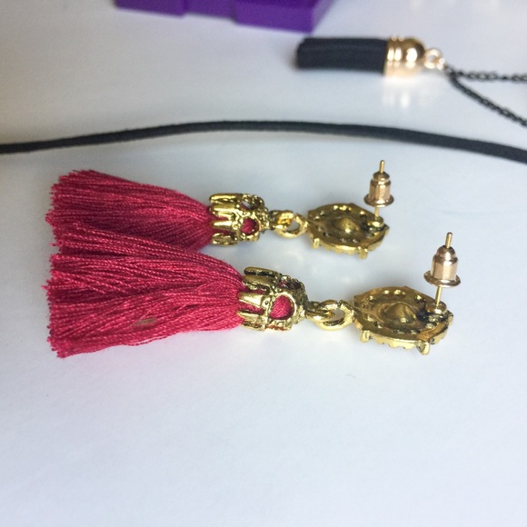 Crimson red bronzed tassel drop dangle earrings - Picture 4 of 7