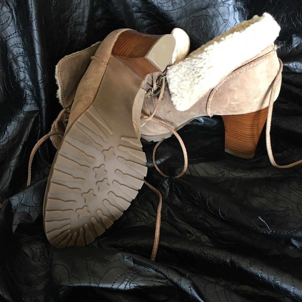 Trending Booties - Picture 3 of 4