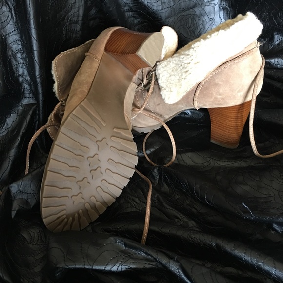 Trending Booties - Picture 3 of 4