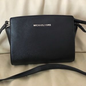 Michael Kors Black crossbody purse