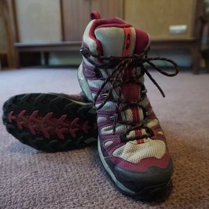 Women's Salomon Ultra Mid GTX Hiking Boot