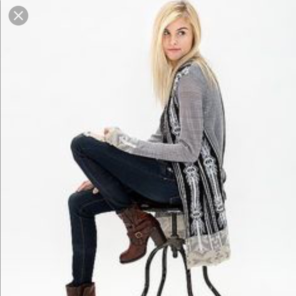 Gimmicks by Bke Southwestern Cardigan Large