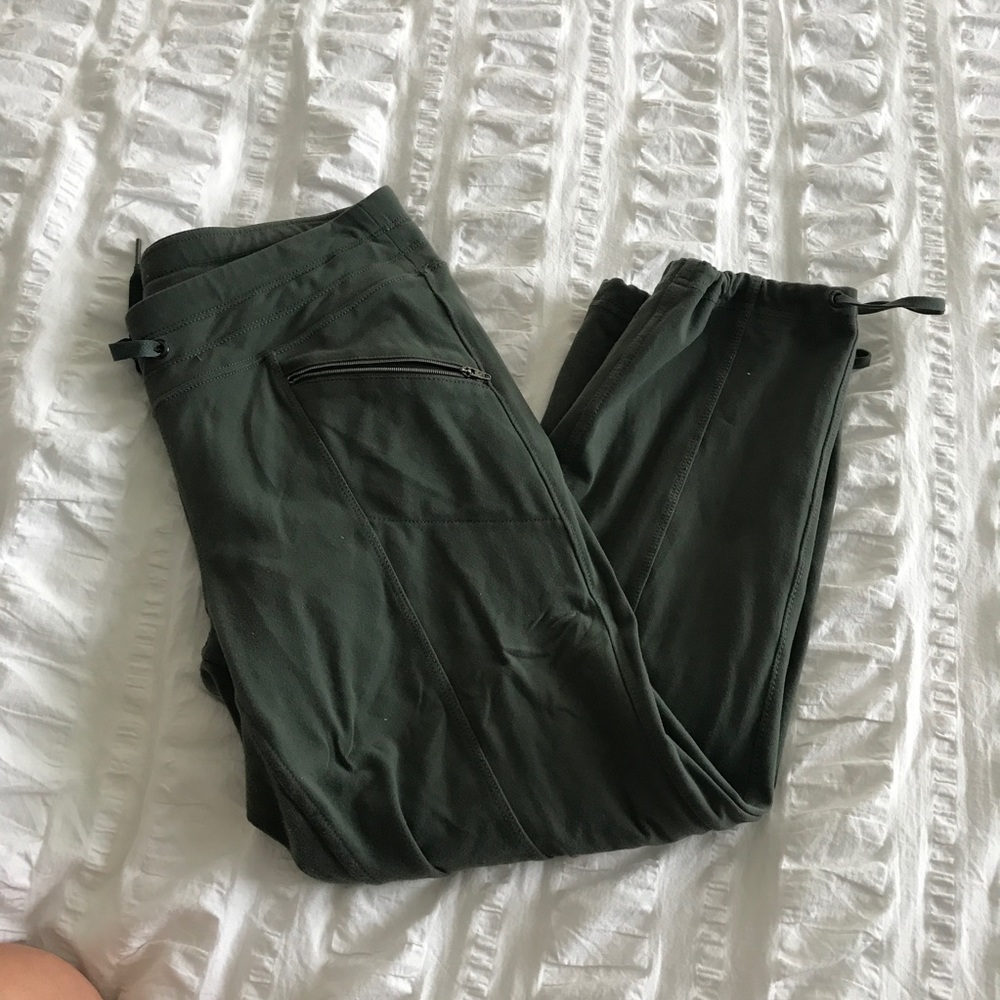 Athleta metro slouch capri