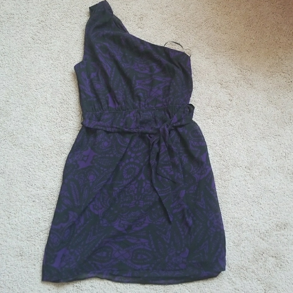 Express one shoulder dress size medium