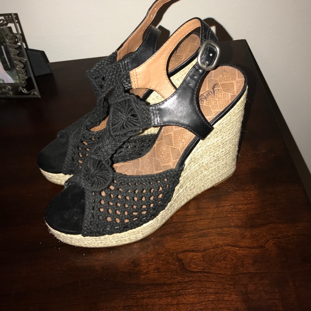 Black and Tan wedges
