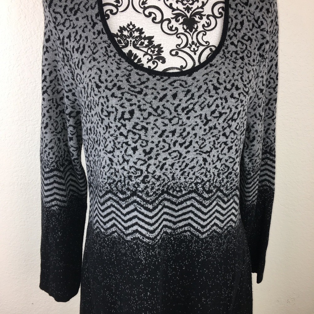 Colorblock Sweater Dress - Picture 2 of 4