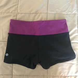 Lululemon reversible Boogie shorts 8 purple black