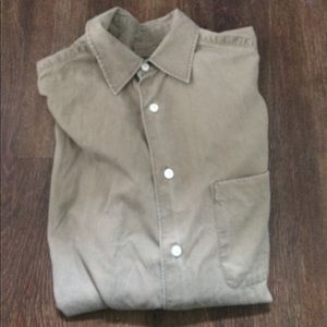 Banana Republic Earth-Tone Long-Sleeve Button Down