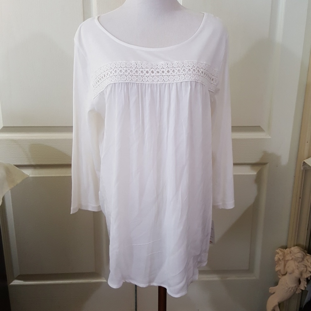NWT "Indigo" Pretty White Blouse. Size Large.