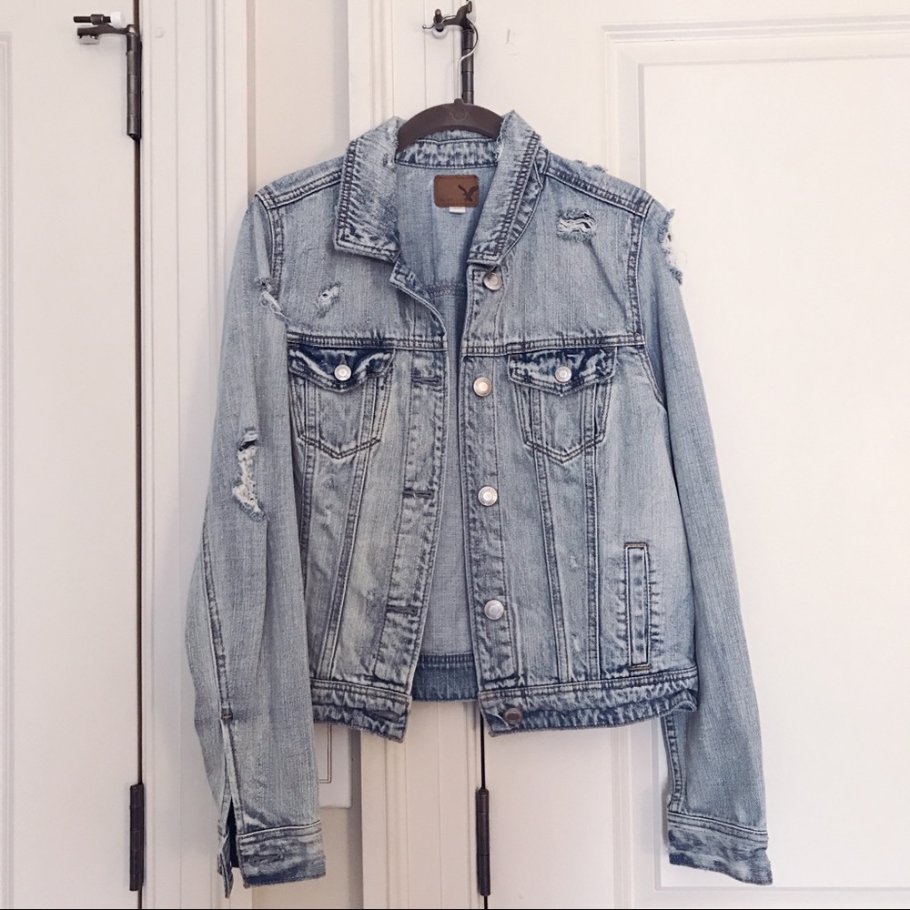American Eagle distressed denim jacket