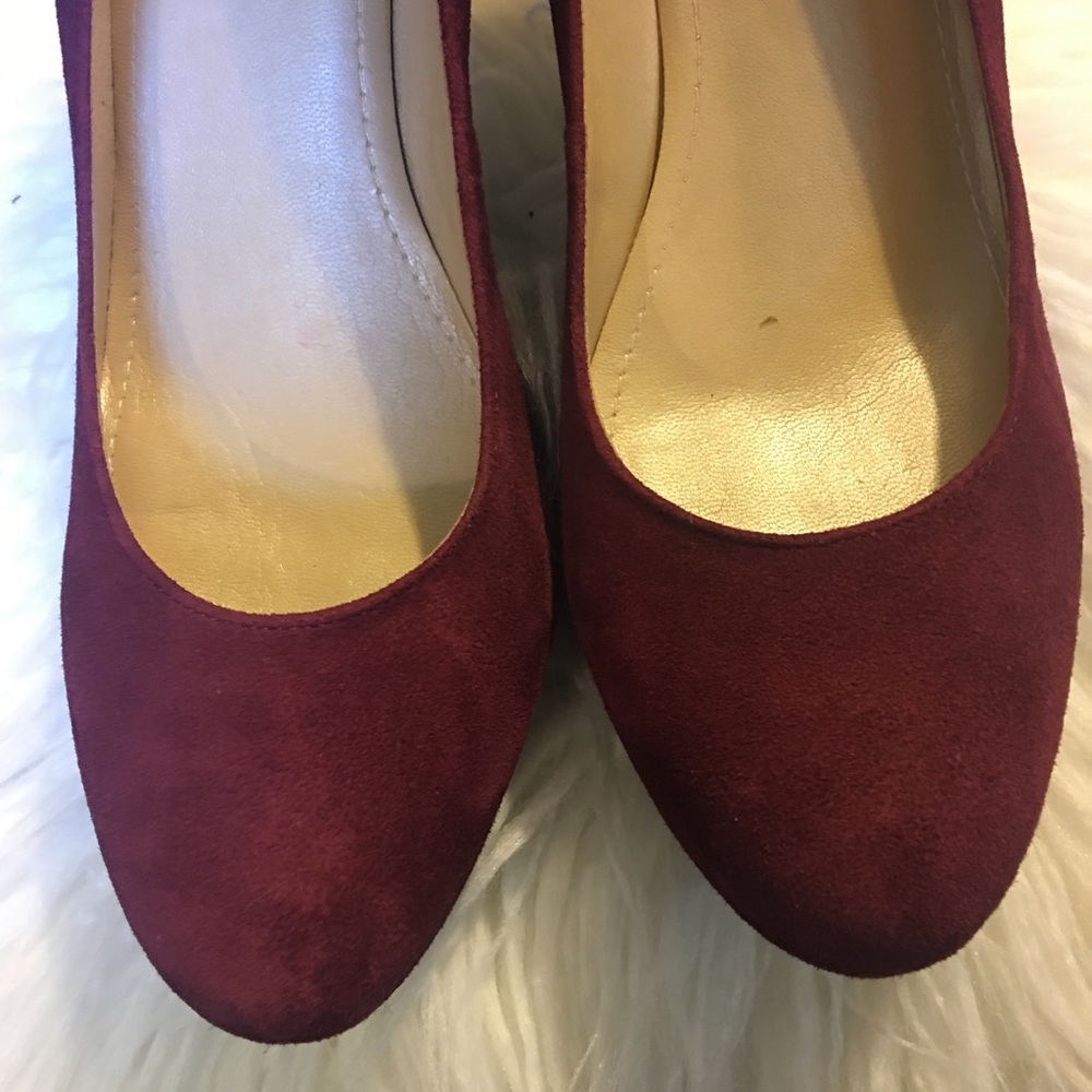 NWOT  Marc Fisher Suede Pumps - Picture 4 of 4