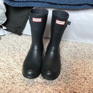 Navy blue short hunter boots