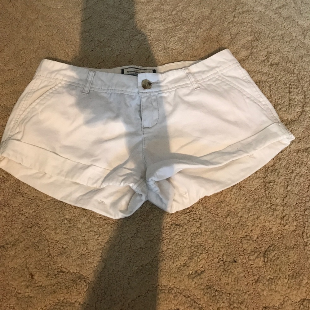 White Abercrombie and Fitch shorts size 2