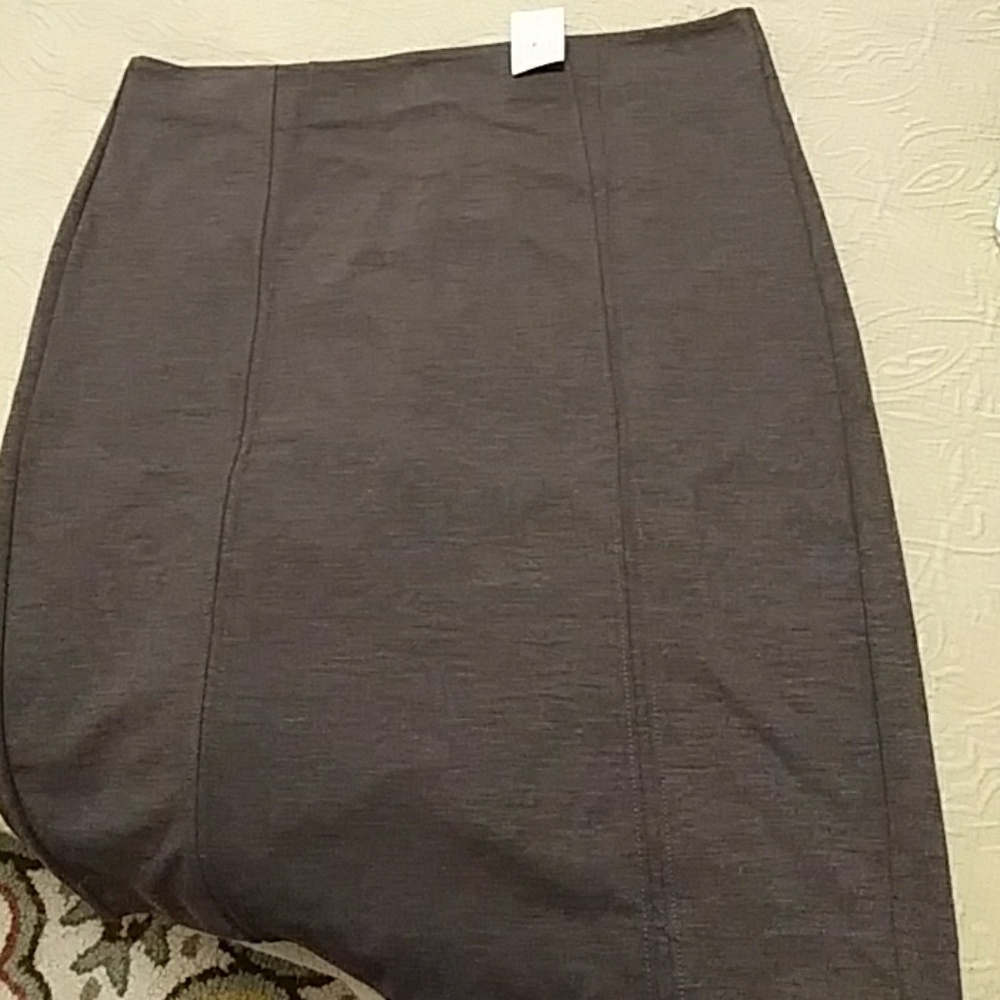Great skirt with some stretch!🎇