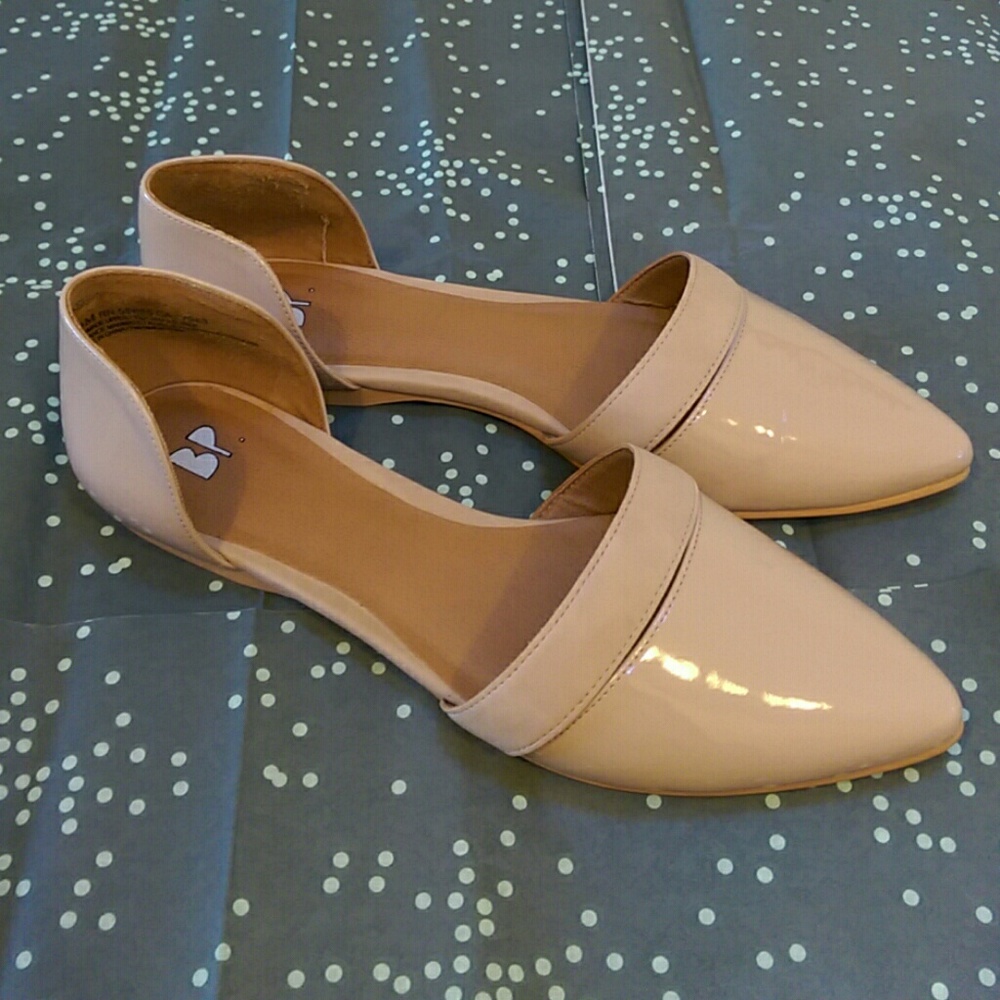 Cute nude flats