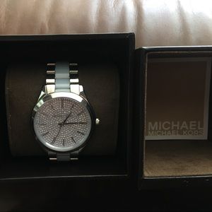 Michael kors watch, never used