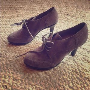 Tahari Oxford Booties US size 6