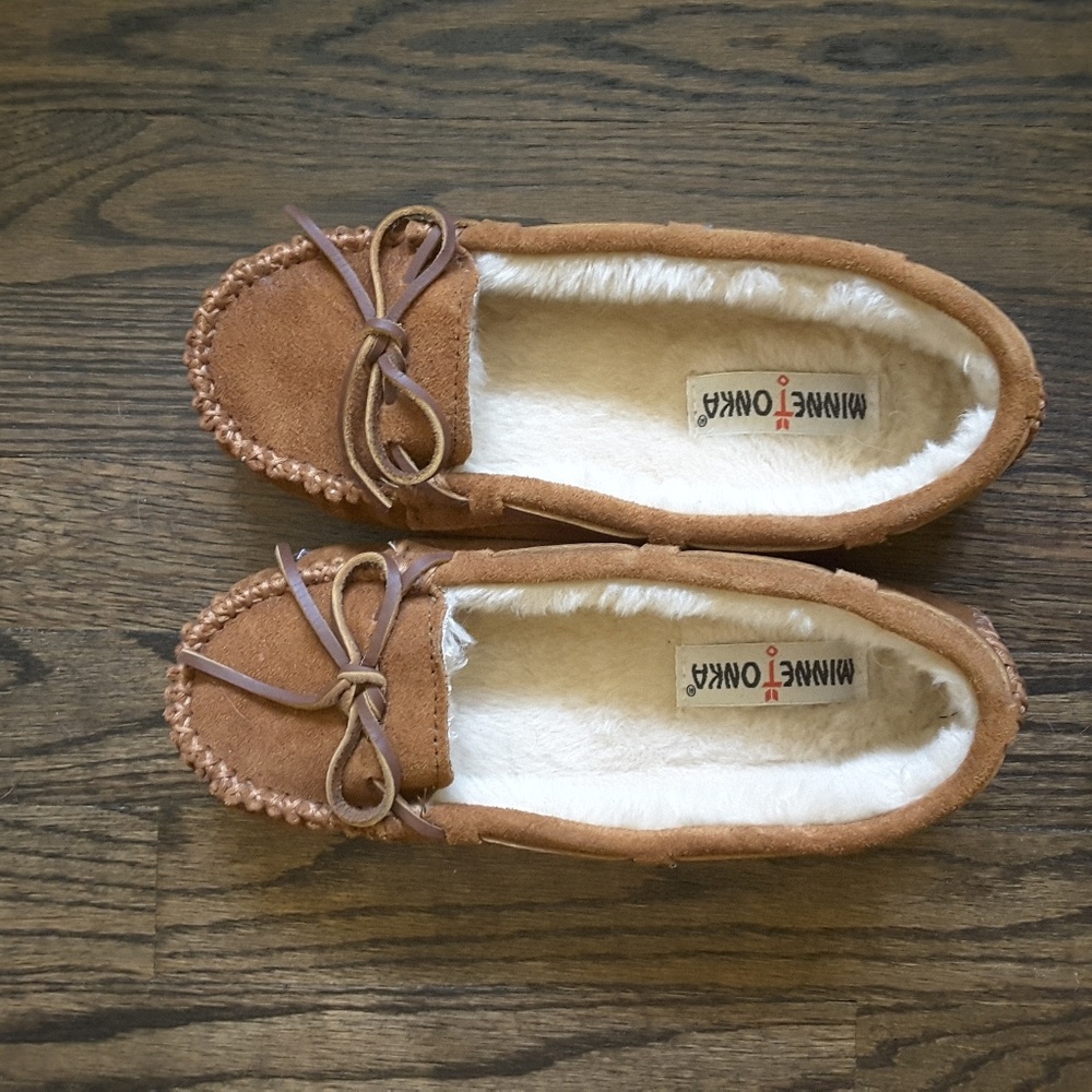 Minnetonka moccasin slippers, 7