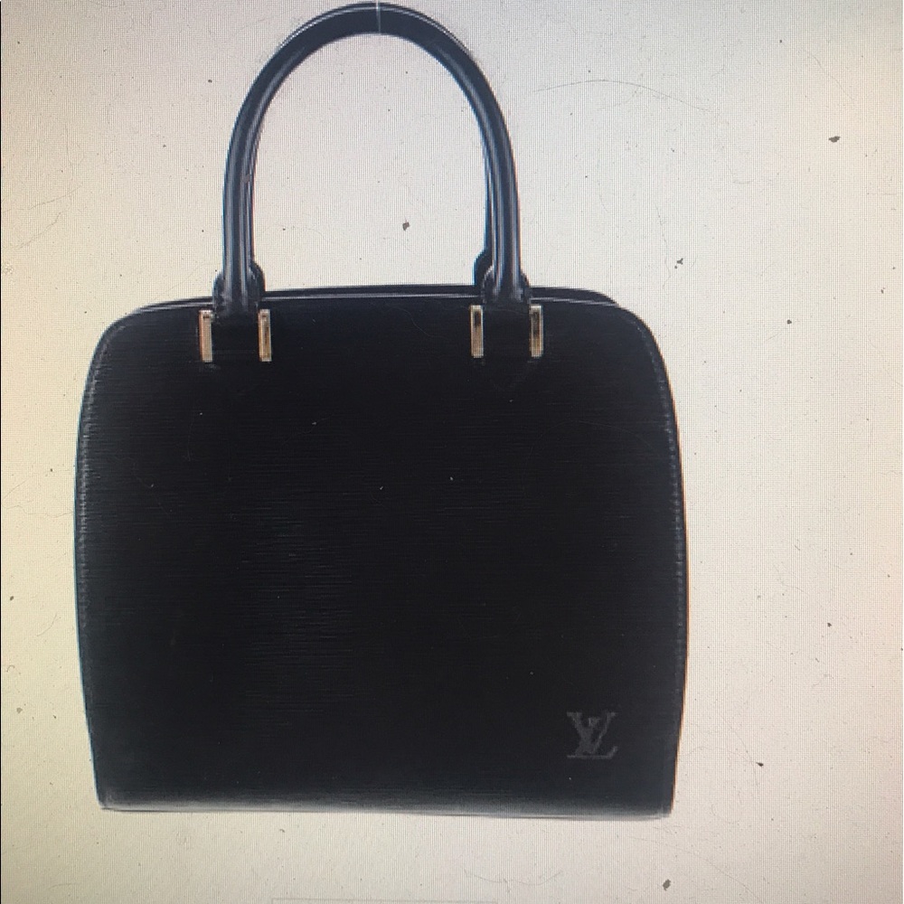 Louis Vuitton black leather epi pont-Neuf bag