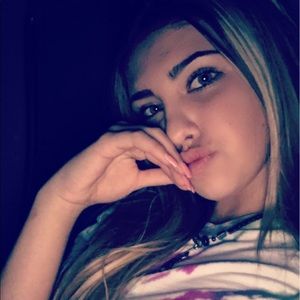 Meet your Posher, Katelyn