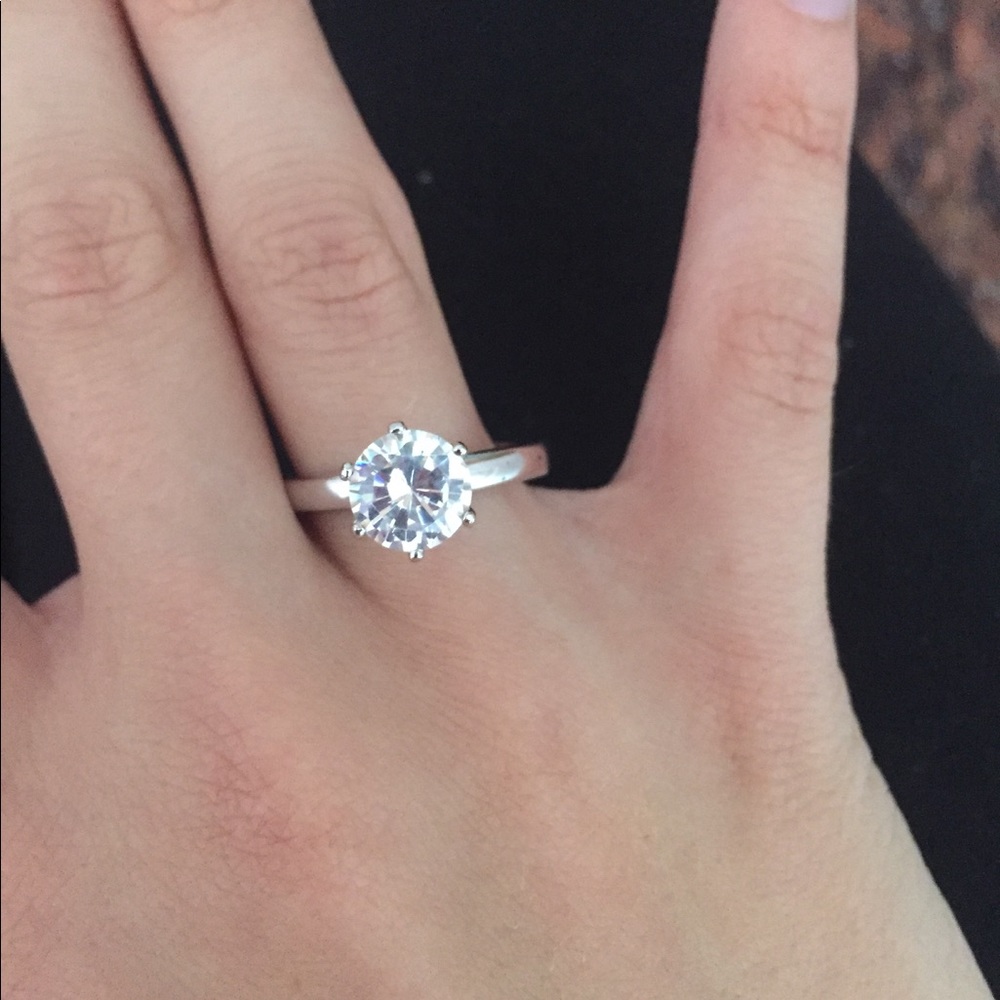 Engagement/promise ring 💍