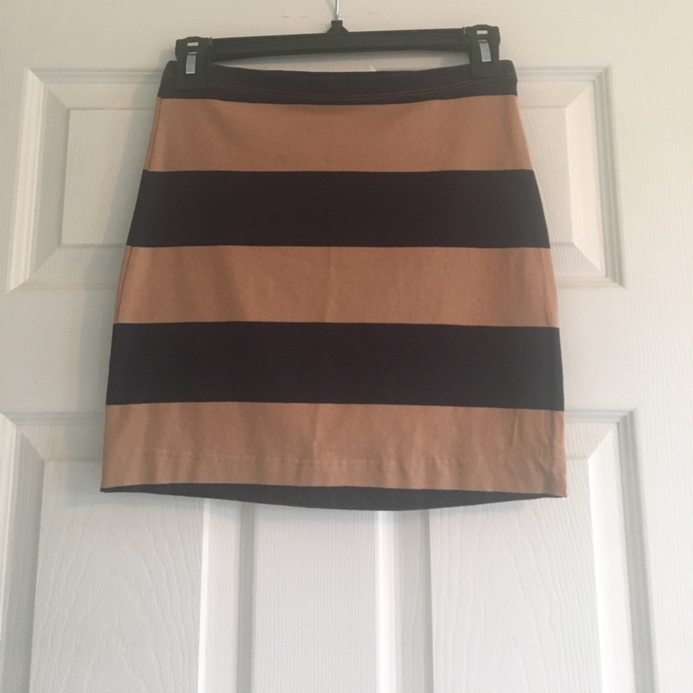 Navy and camel mini skirt