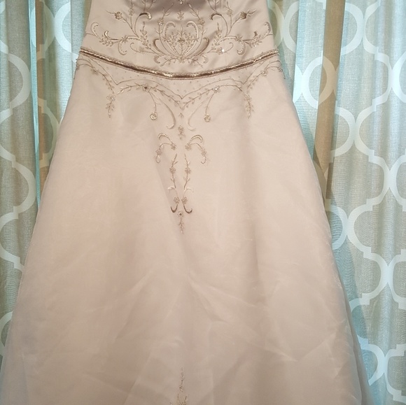 600 - Picture 3 of 4