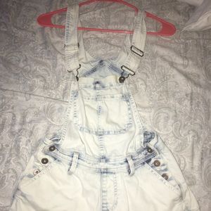 XS Bullhead overall shorts