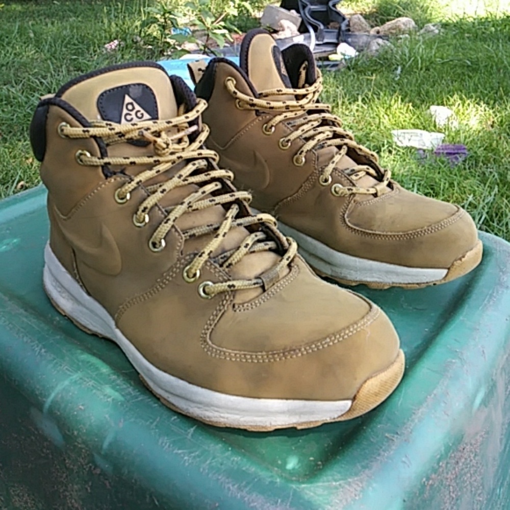 Nike acg boots