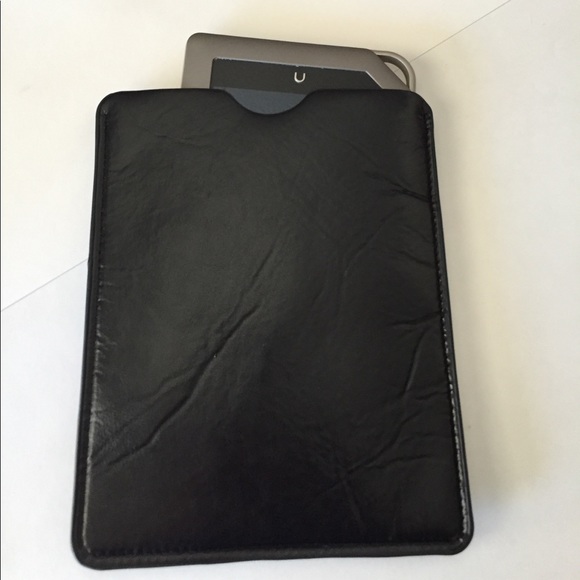 Universal Black Leather Case for Tablets/New - Picture 1 of 4