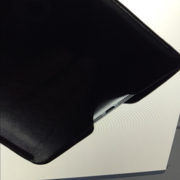 Universal Black Leather Case for Tablets/New - Picture 3 of 4