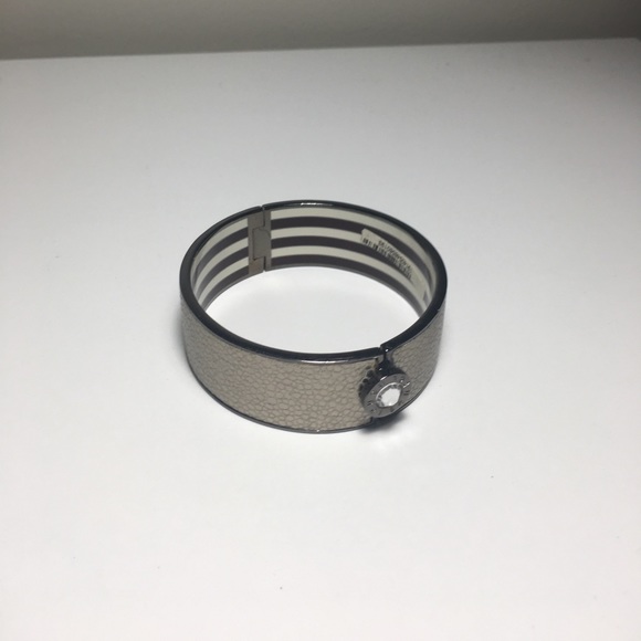 henri bendel Jewelry - Henri Bendel bangle with crystal henri bendel Jewelry - Henri Bendel bangle with crystal