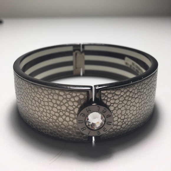 henri bendel Jewelry - Henri Bendel bangle with crystal henri bendel Jewelry - Henri Bendel bangle with crystal