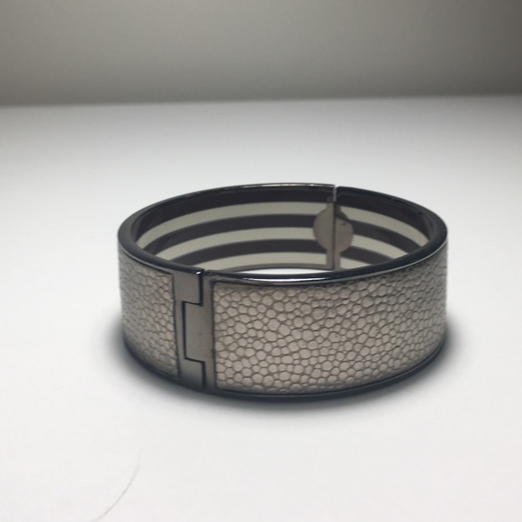 henri bendel Jewelry - Henri Bendel bangle with crystal henri bendel Jewelry - Henri Bendel bangle with crystal