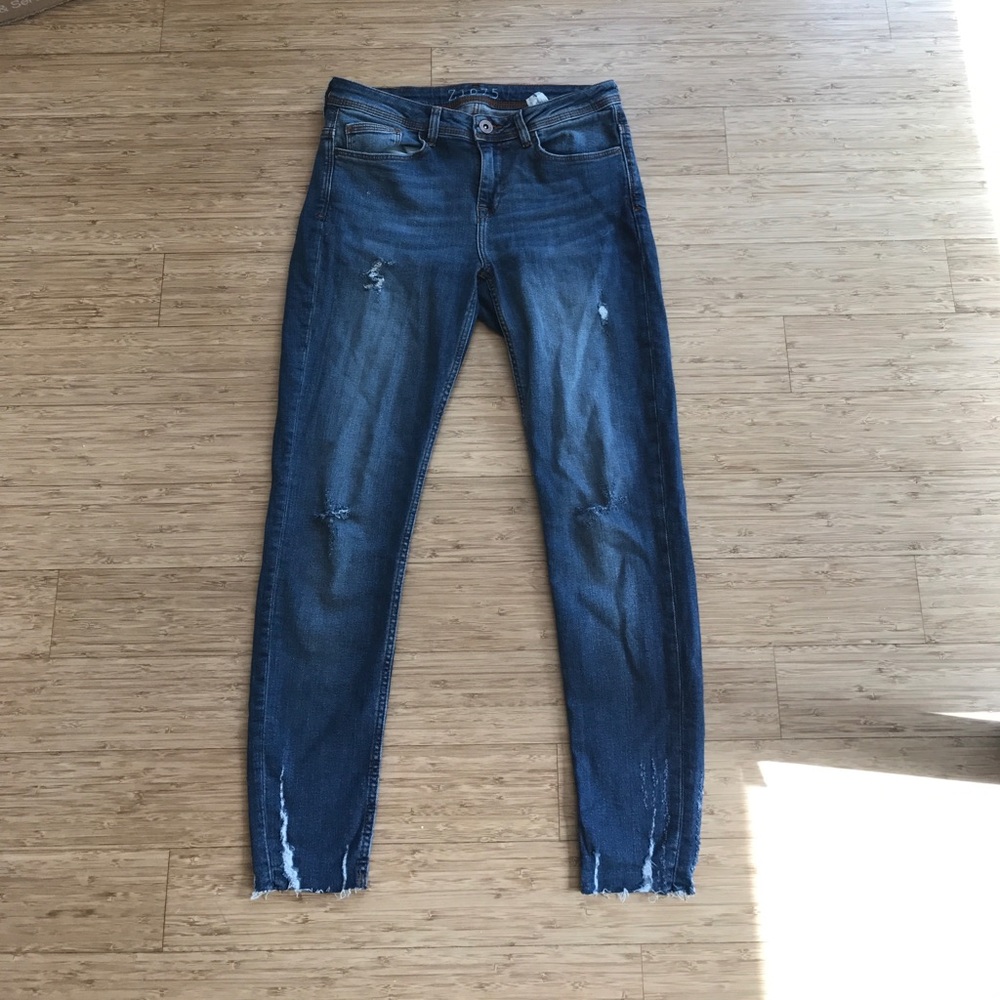 Zara Distressed Ankle Jeans Size 4