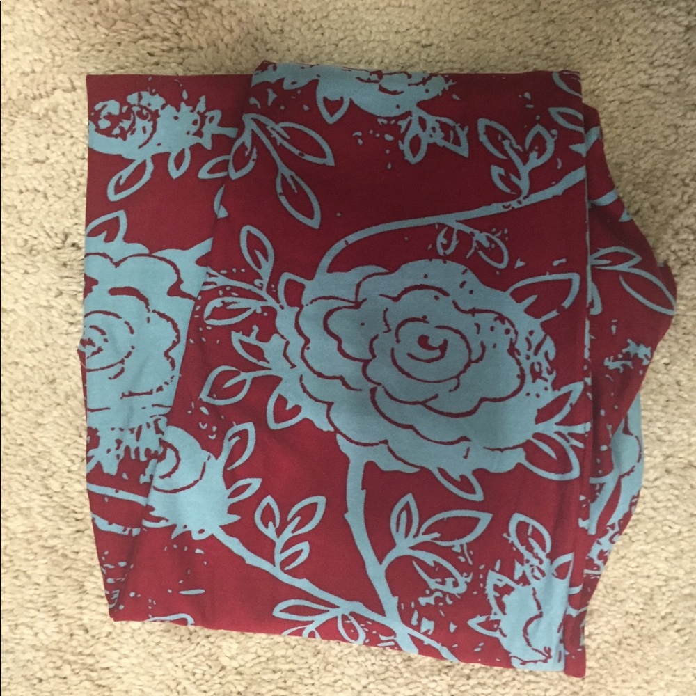 Lularoe Floral Rose Tall and Curvy Leggings